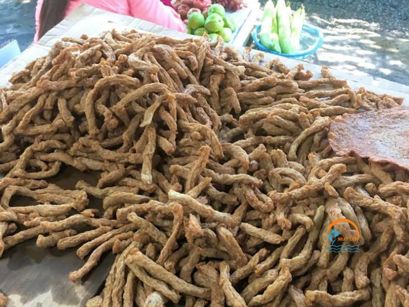 chả cá sợi chiên được yêu thích bởi hương vị thơm ngon